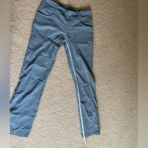 Mountain hardwear Dynama pant, grey-blue women’s hiking/casual pant, size M